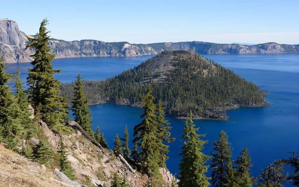 Crater Lake caldera and Wizard Island.